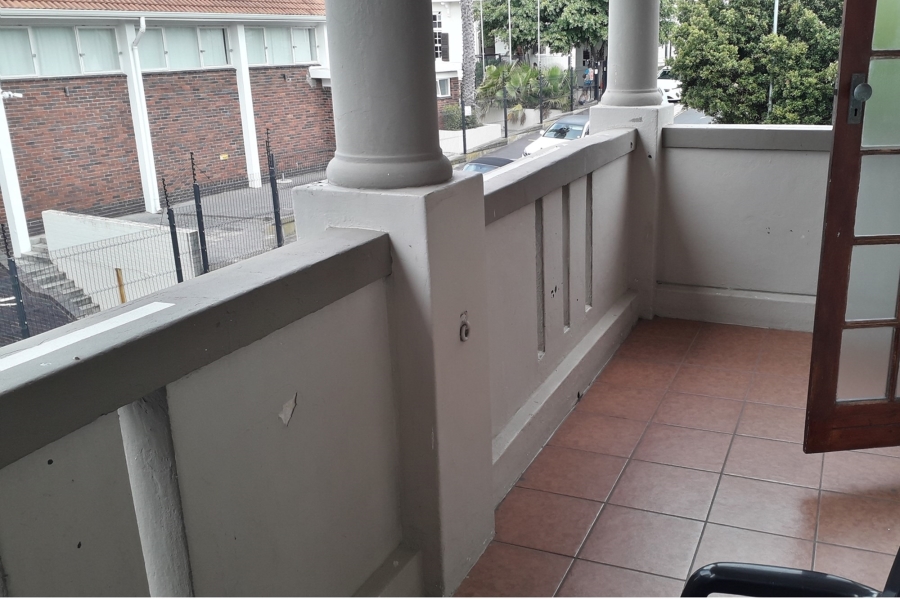 To Let 1 Bedroom Property for Rent in Sea Point Western Cape